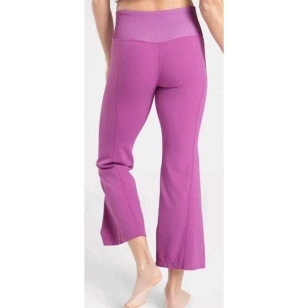 Athleta Barre Kick Flare Pant Women's Size Medium Lilac Purple Stretch Comfort